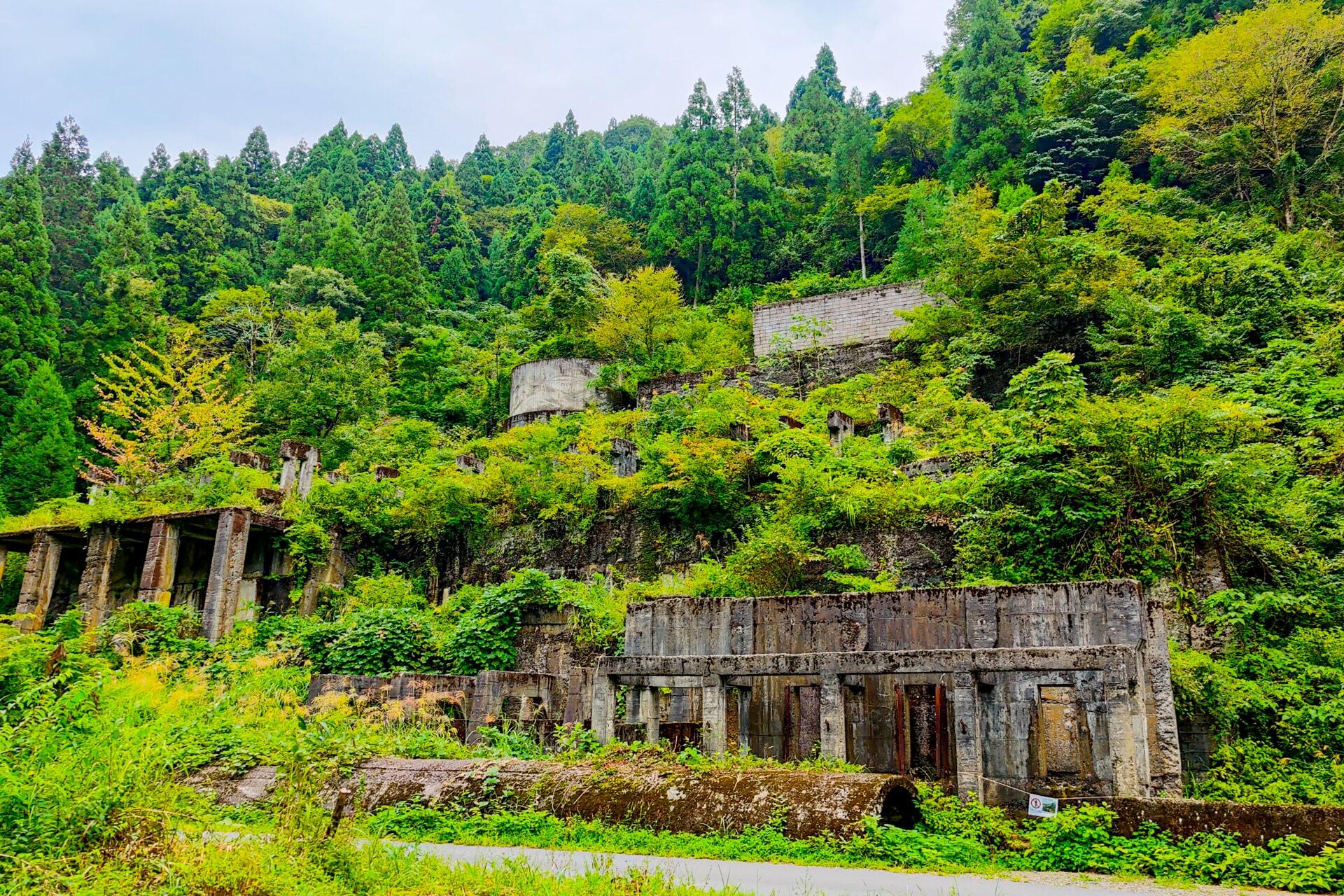 まさに天空の城ラピュタのような廃墟感ある滋賀県の土倉鉱山跡に行ってきました コラム更新日記 モバイルページ